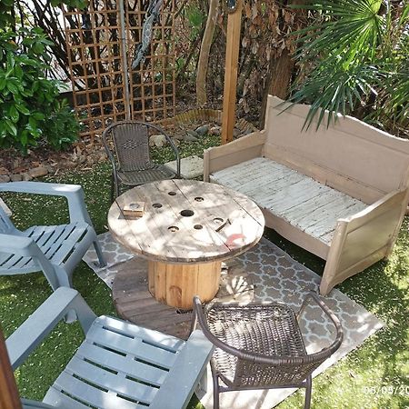 La Cahute, Appartement T2 Avec Jardin Ou Appartement Familial T6 Μοντωμπάν Εξωτερικό φωτογραφία